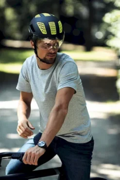 Abus Hyban 2.0 ACE E-bike Helm - Zwart -Gelukkig Sporten 1200 800 milieu 86937 hyban 2.0 ace titan 012 0133 3 1