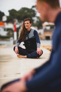 Jobe Neopreen 50N Dames Zwemvest - Lichtgrijs -Gelukkig Sporten 244920015 actionshot 4 big resultaat