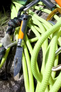 Opinel N°08 Outdoor Zakmes - Oranje -Gelukkig Sporten 3123840015779 opinel outdoor 8 oranje sfeer1 resultaat