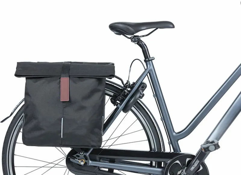 Basil City Shopper Dubbele Fietstas - 32 Liter - Zwart 6 Basil City Shopper Dubbele Fietstas - 32 Liter - Zwart - Afbeelding 6