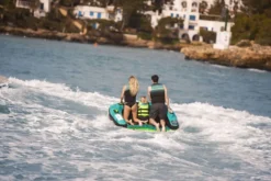 Jobe Tribal Funtube - 3 Persoons 6 Jobe Tribal Funtube - 3 Persoons -Gelukkig Sporten 900 1350 230320003 actionshot 3 big