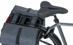 Basil Urban Dry Dubbele Fietstas - 50 Liter - Grijs -Gelukkig Sporten 900 1350 basil urban dry dubbele fietstas 50 liter charcoal 7
